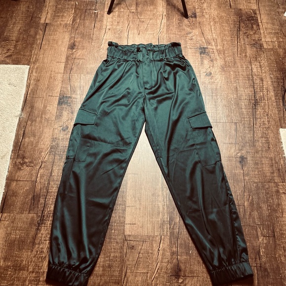A Love Like You women black cargo jogger pants Sz S paper bag waist button zip - Picture 1 of 6